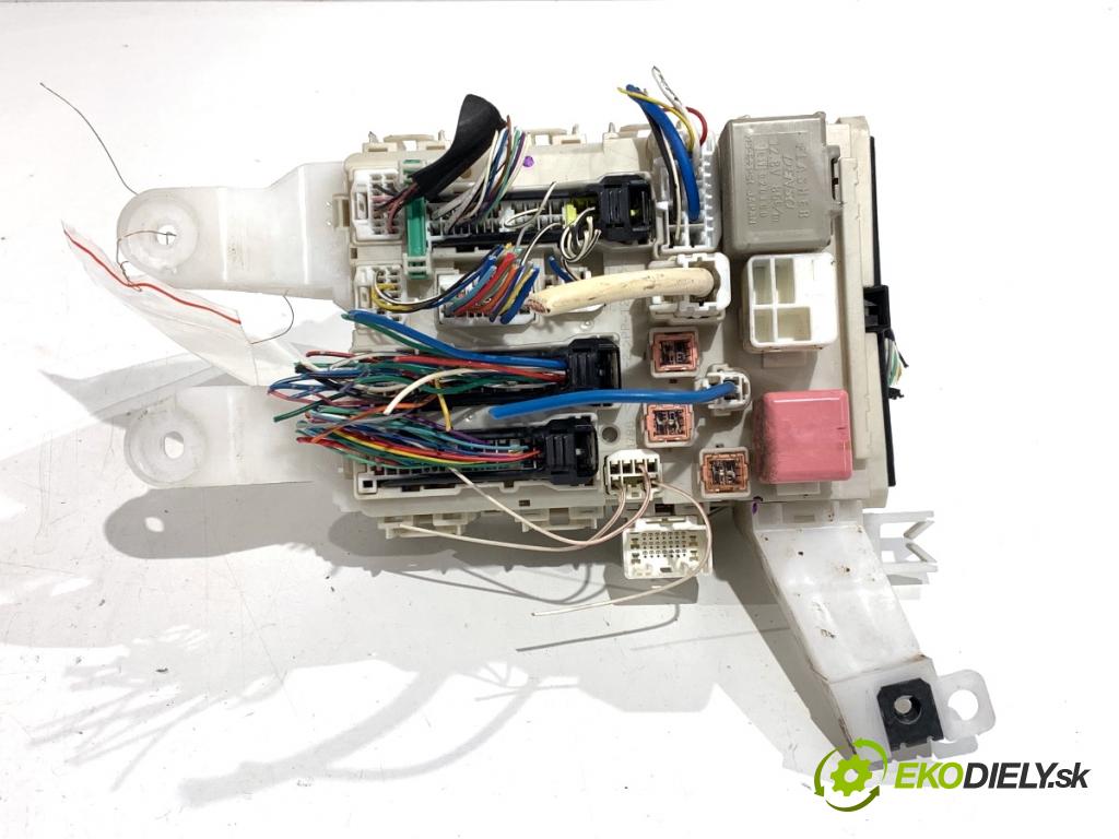 TOYOTA AURIS I liftback 2007 71 kW 1.4 (ZZE150_) 1398 Modul BSI 82730-12220 (Poistková skrinka)