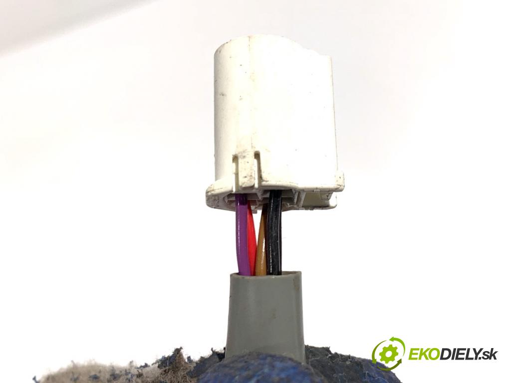 TOYOTA AURIS I liftback 2007 71 kW 1.4 (ZZE150_) 1398 zpětné zrcátko levý 1C0