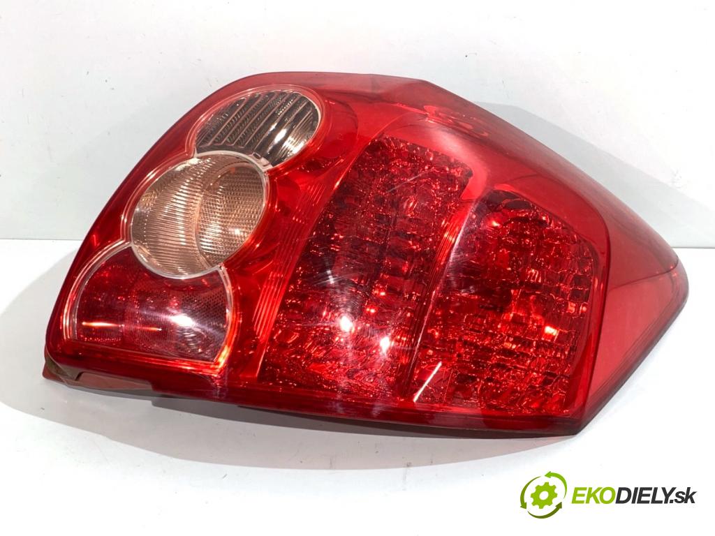 TOYOTA AURIS I liftback 2007 71 kW 1.4 (ZZE150_) 1398 Svetlo pravy zad 