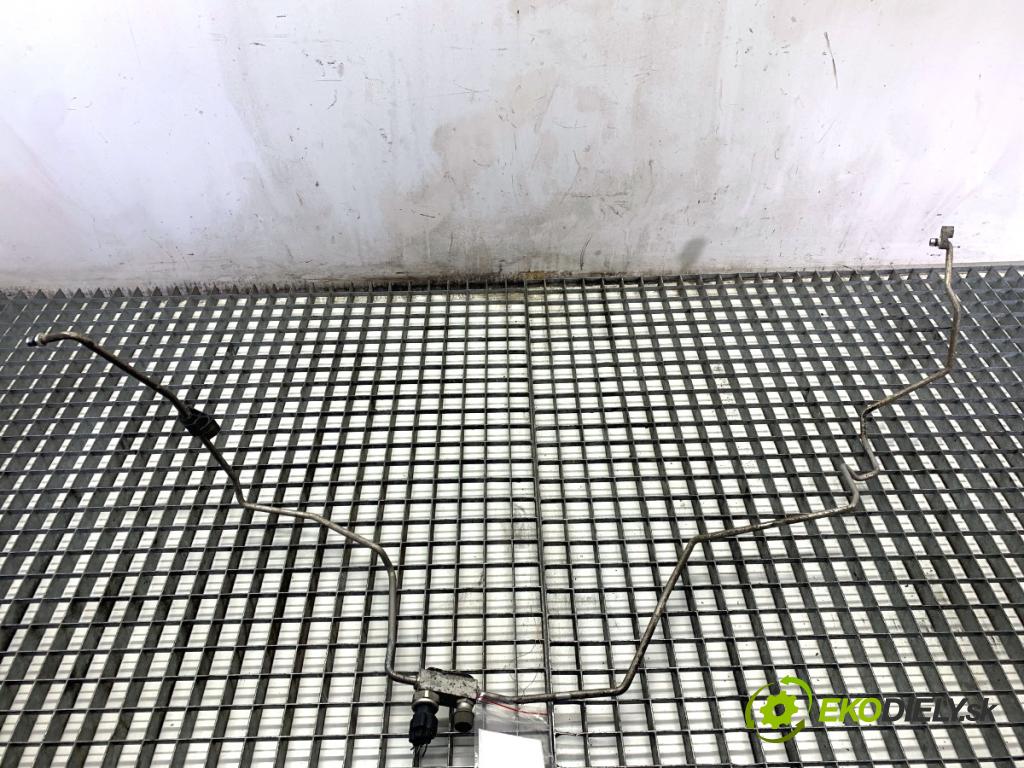 TOYOTA AURIS I liftback 2007 71 kW 1.4 (ZZE150_) 1398 rúrka klimatizace  (Trubka klimatizace)