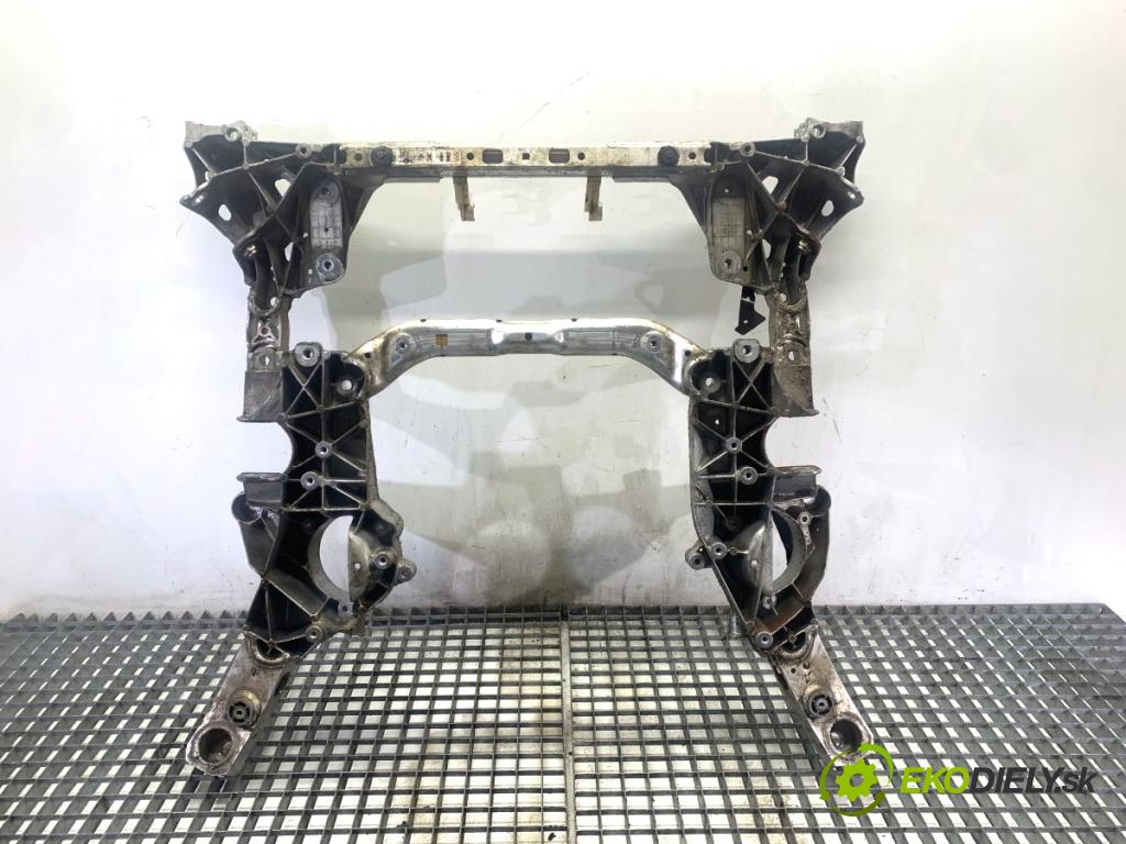 BMW G30 sedan 2021 460 kW M5 Competition 4395 výztuha pod motor 6859493 (Přední výztuha)