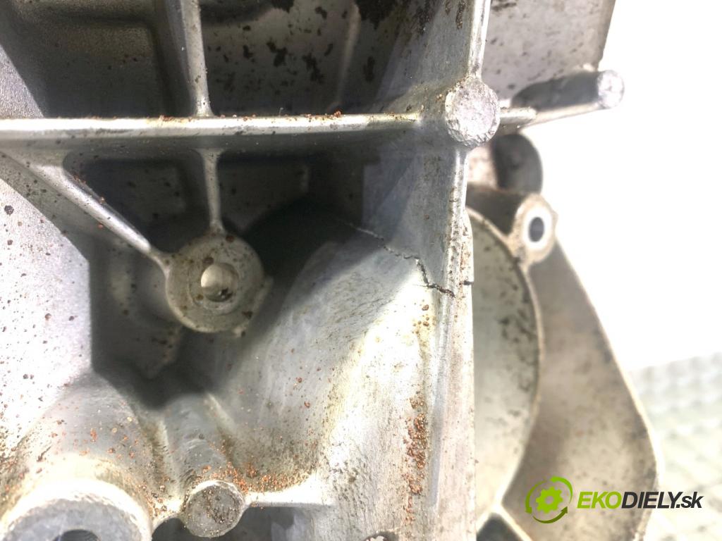 BMW G30 sedan 2021 460 kW M5 Competition 4395 výztuha pod motor 6859493 (Přední výztuha)