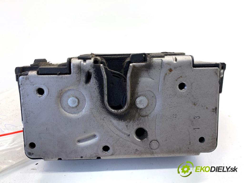 FIAT GRANDE PUNTO liftback 2006 57 kW 1.4 (199AXB11, 199AXB1A, 199BXB1A, 199AXL1A) 1368 zámok Dvere pravy zad 55701966