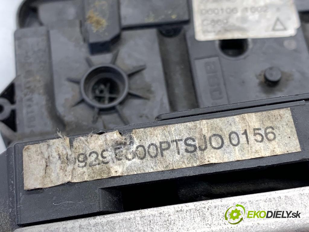 FIAT GRANDE PUNTO liftback 2006 57 kW 1.4 (199AXB11, 199AXB1A, 199BXB1A, 199AXL1A) 1368 zámok Dvere pravy zad 55701966