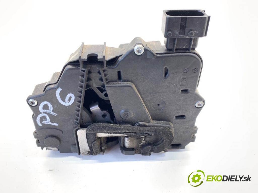 FIAT GRANDE PUNTO liftback 2006 57 kW 1.4 (199AXB11, 199AXB1A, 199BXB1A, 199AXL1A) 1368 zámok Dvere pravy predný 55701964