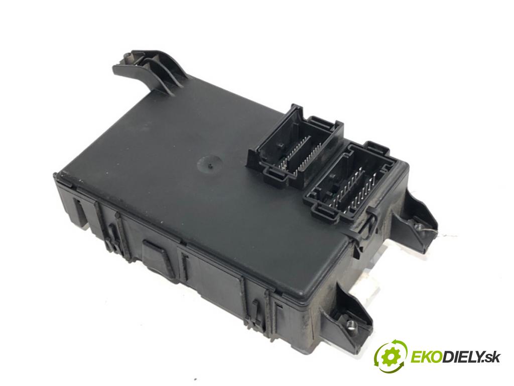 FIAT GRANDE PUNTO liftback 2006 57 kW 1.4 (199AXB11, 199AXB1A, 199BXB1A, 199AXL1A) 1368 Skrinka poistková 00517817580 (Poistková skrinka)