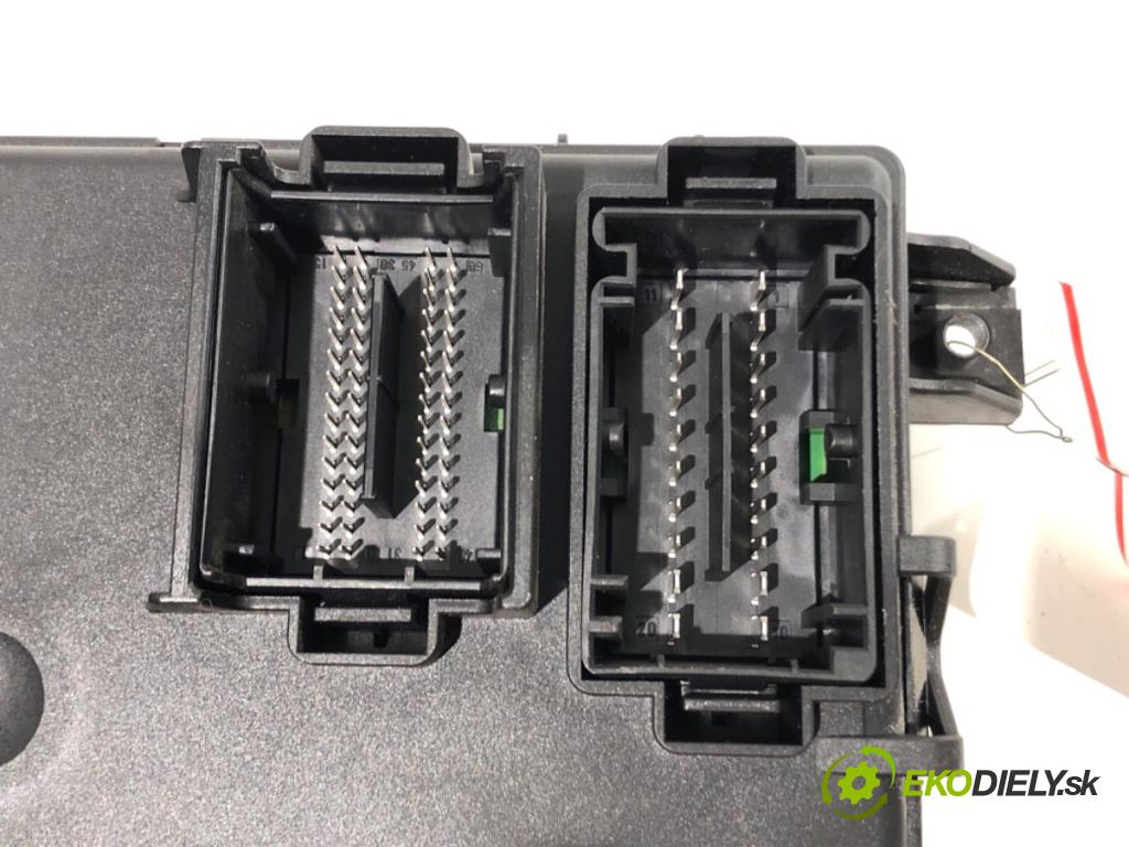 FIAT GRANDE PUNTO liftback 2006 57 kW 1.4 (199AXB11, 199AXB1A, 199BXB1A, 199AXL1A) 1368 Skrinka poistková 00517817580 (Poistková skrinka)