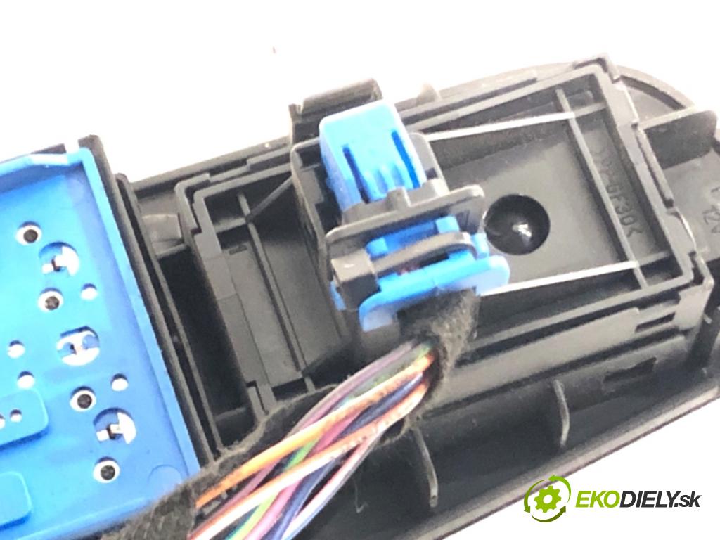 FIAT GRANDE PUNTO liftback 2006 57 kW 1.4 (199AXB11, 199AXB1A, 199BXB1A, 199AXL1A) 1368 Prepínač okien 735380444 (Prepínacie páčky pod volantom)