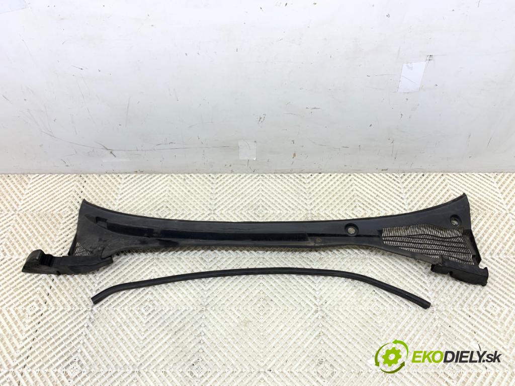 FIAT GRANDE PUNTO liftback 2006 57 kW 1.4 (199AXB11, 199AXB1A, 199BXB1A, 199AXL1A) 1368 torpédo plast pod čelní okno 51748698 (Plast pod čelním sklem)