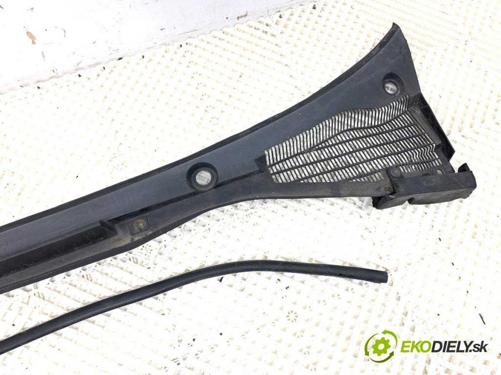 FIAT GRANDE PUNTO liftback 2006 57 kW 1.4 (199AXB11, 199AXB1A, 199BXB1A, 199AXL1A) 1368 torpédo plast pod čelní okno 51748698 (Plast pod čelním sklem)