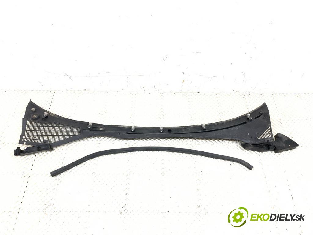 FIAT GRANDE PUNTO liftback 2006 57 kW 1.4 (199AXB11, 199AXB1A, 199BXB1A, 199AXL1A) 1368 torpédo plast pod čelní okno 51748698 (Plast pod čelním sklem)