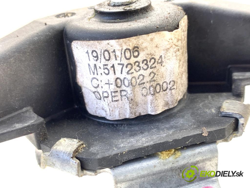 FIAT GRANDE PUNTO liftback 2006 57 kW 1.4 (199AXB11, 199AXB1A, 199BXB1A, 199AXL1A) 1368 mechanismus okna levý zadní část 51723324