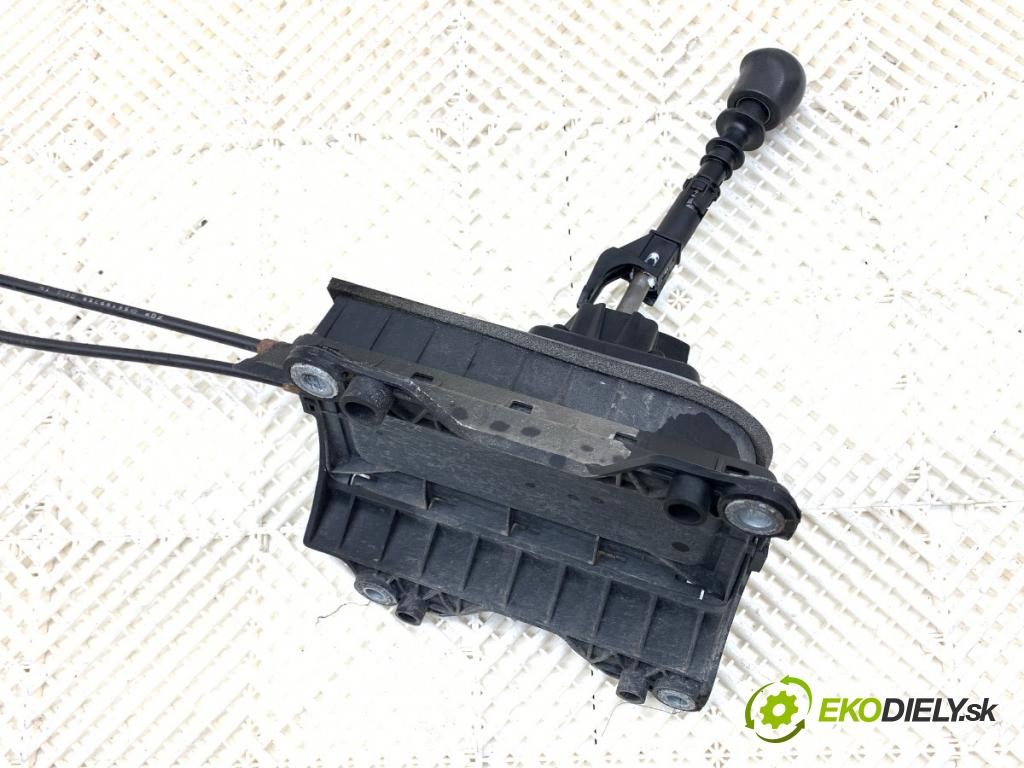 FIAT GRANDE PUNTO liftback 2006 57 kW 1.4 (199AXB11, 199AXB1A, 199BXB1A, 199AXL1A) 1368 Kulisa 553485470 (Rýchlostná páka (kulisa))