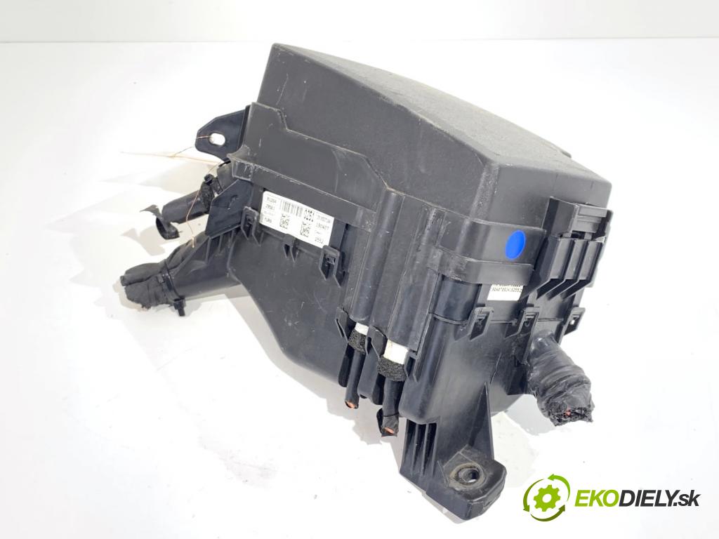 HYUNDAI KONA SUV 2019 88 kW 1.0 T-GDi 998 Skrinka poistková 91204-J9561 (Poistková skrinka)