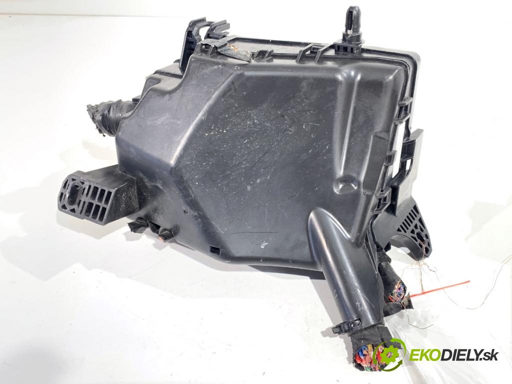 HYUNDAI KONA SUV 2019 88 kW 1.0 T-GDi 998 Skrinka poistková 91204-J9561 (Poistková skrinka)