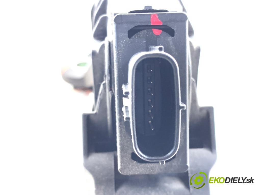 HYUNDAI KONA SUV 2019 88 kW 1.0 T-GDi 998 Potenciometer plynu 32700-XXXXX (Potenciometer plynového pedálu)