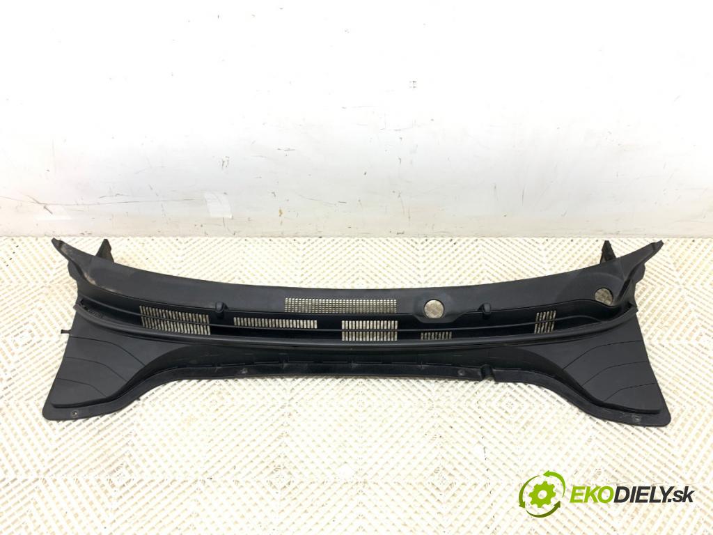 HYUNDAI KONA SUV 2019 88 kW 1.0 T-GDi 998 torpédo plast pod čelní okno 86150-J9000 (Plast pod čelním sklem)