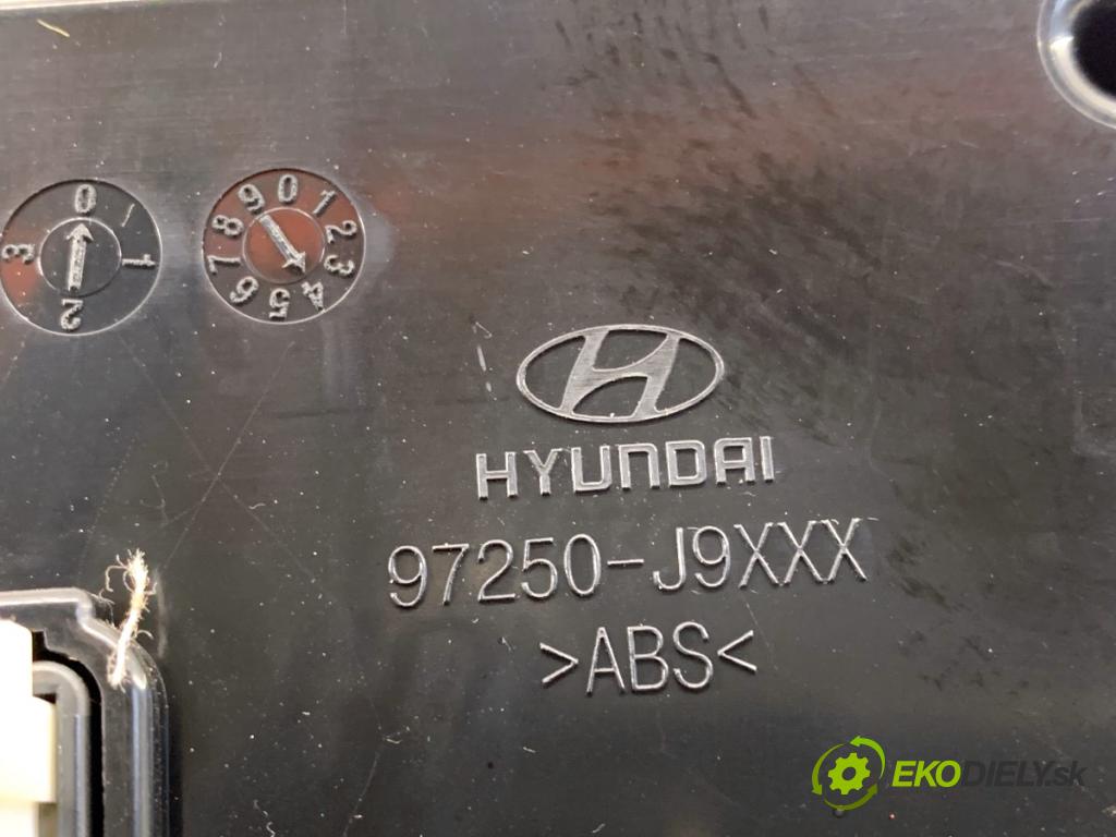 HYUNDAI KONA SUV 2019 88 kW 1.0 T-GDi 998 Panel ovládaní topení C20036-7820 (Páčky pod volantem)