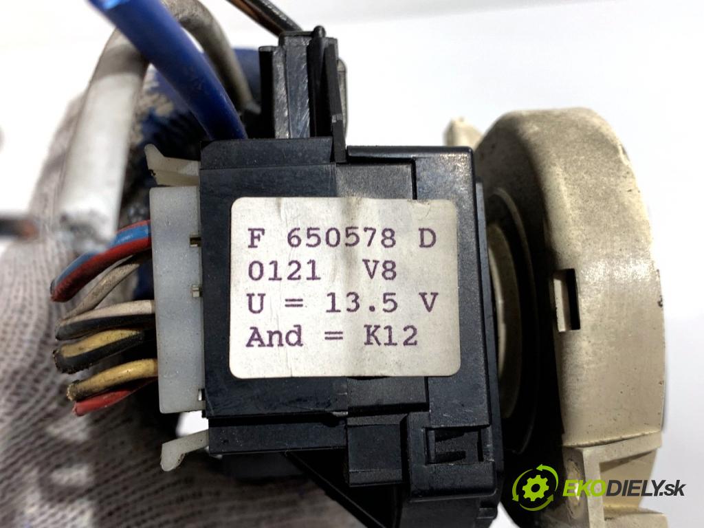 VW LT 28 35 Autobus 2000 96 kW 2.8 TDI 2798 Panel ovládania kúrenia F650578D (Prepínacie páčky pod volantom)