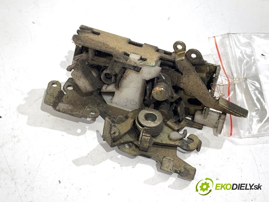 VW LT 28 35 Autobus 2000 96 kW 2.8 TDI 2798 zámok Dvere pravy predný