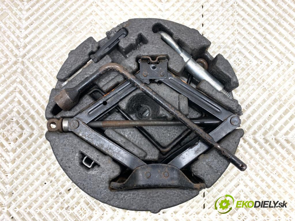 OPEL INSIGNIA A liftback 2009 118 kW 2.0 CDTI (68) 1956 souprava náradí