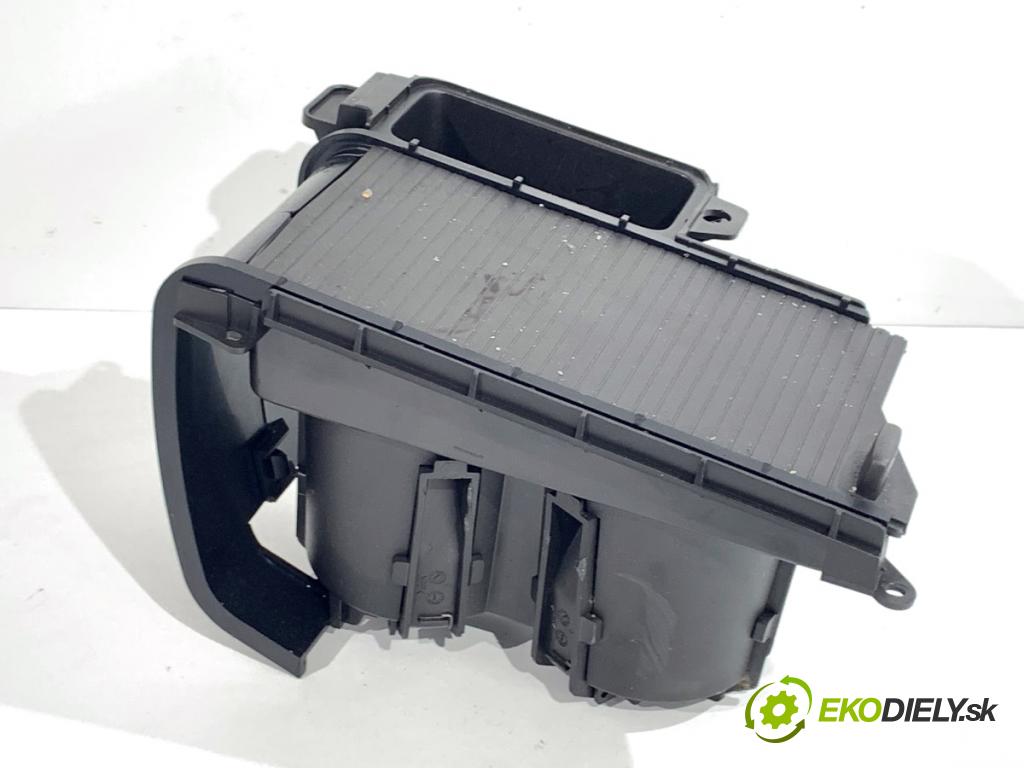 OPEL INSIGNIA A liftback 2009 118 kW 2.0 CDTI (68) 1956 Držiak na nápoje  (Držiak (úchyt) na nápoje)