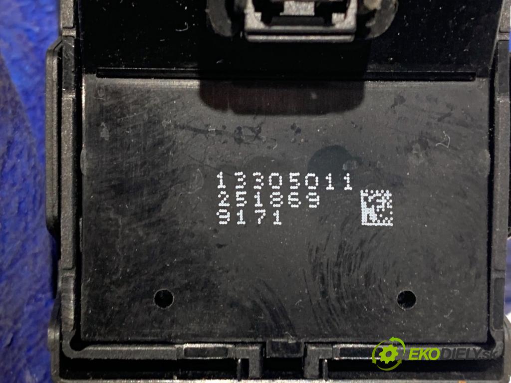 OPEL INSIGNIA A liftback 2009 118 kW 2.0 CDTI (68) 1956 Prepínač okien 13305011 (Prepínacie páčky pod volantom)