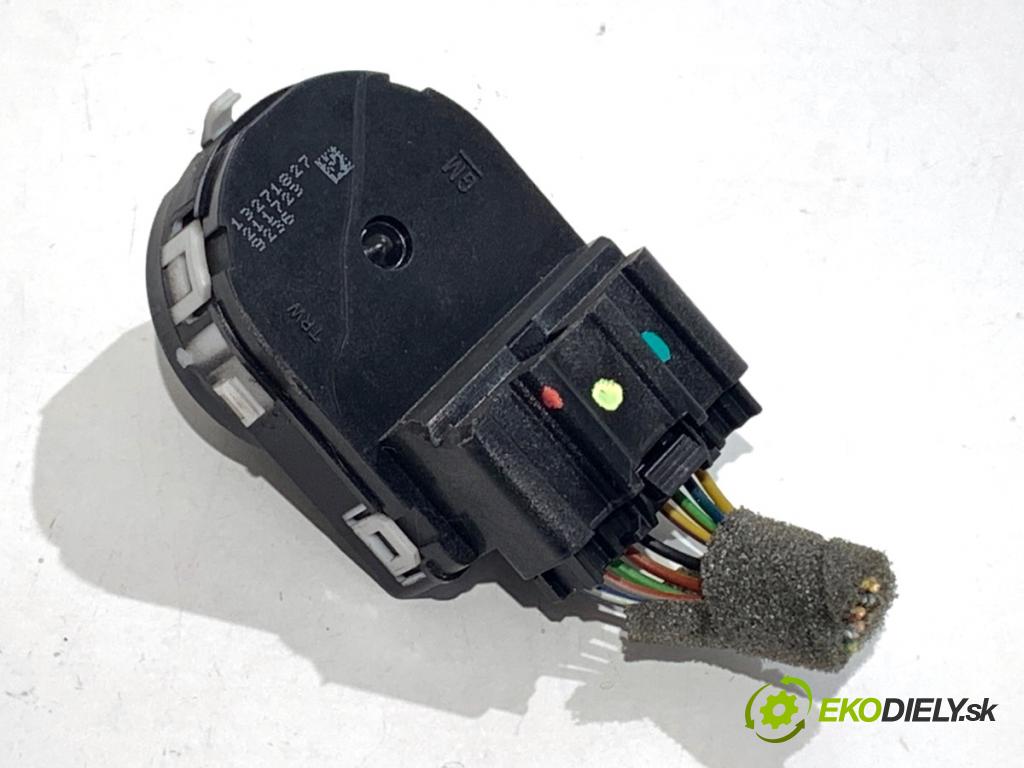 OPEL INSIGNIA A liftback 2009 118 kW 2.0 CDTI (68) 1956 Prepínač nastavenia spätných zrkadiel 13271827 (Prepínacie páčky pod volantom)