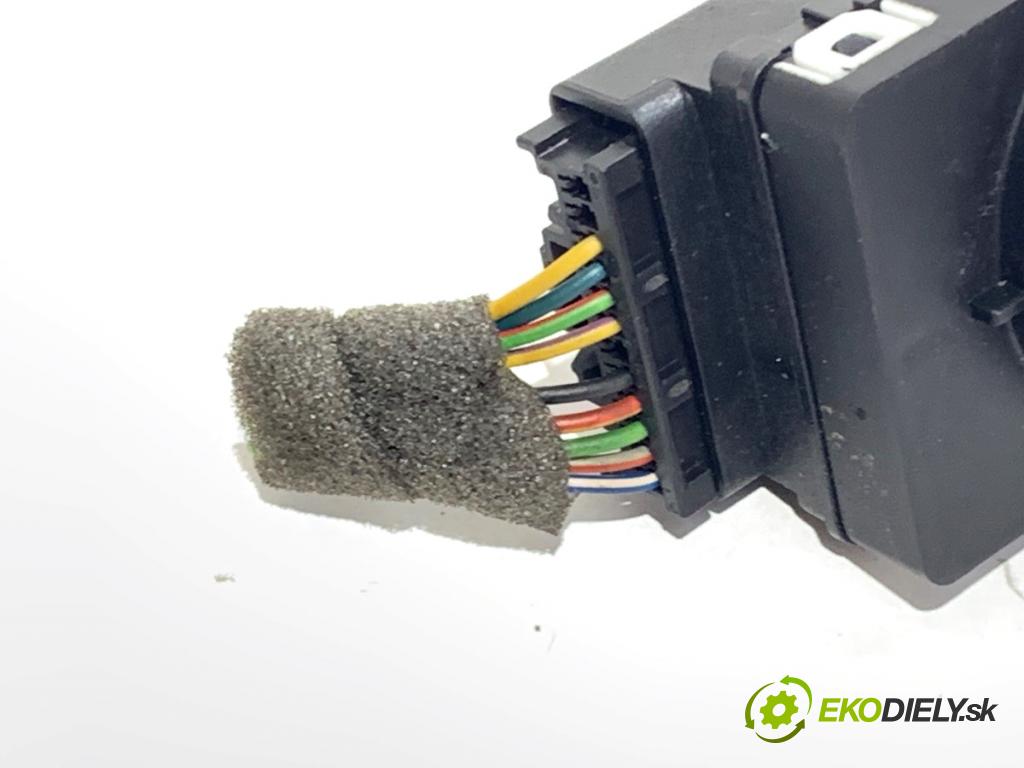 OPEL INSIGNIA A liftback 2009 118 kW 2.0 CDTI (68) 1956 Prepínač nastavenia spätných zrkadiel 13271827 (Prepínacie páčky pod volantom)