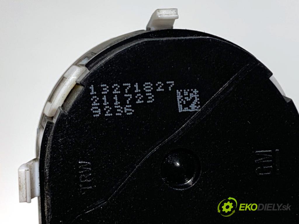 OPEL INSIGNIA A liftback 2009 118 kW 2.0 CDTI (68) 1956 Prepínač nastavenia spätných zrkadiel 13271827 (Prepínacie páčky pod volantom)