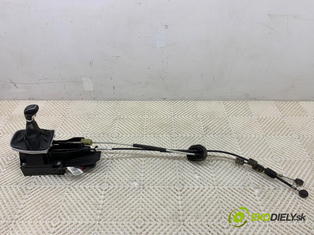 OPEL INSIGNIA A liftback 2009 118 kW 2.0 CDTI (68) 1956 Kulisa 55563829 (Rýchlostná páka (kulisa))