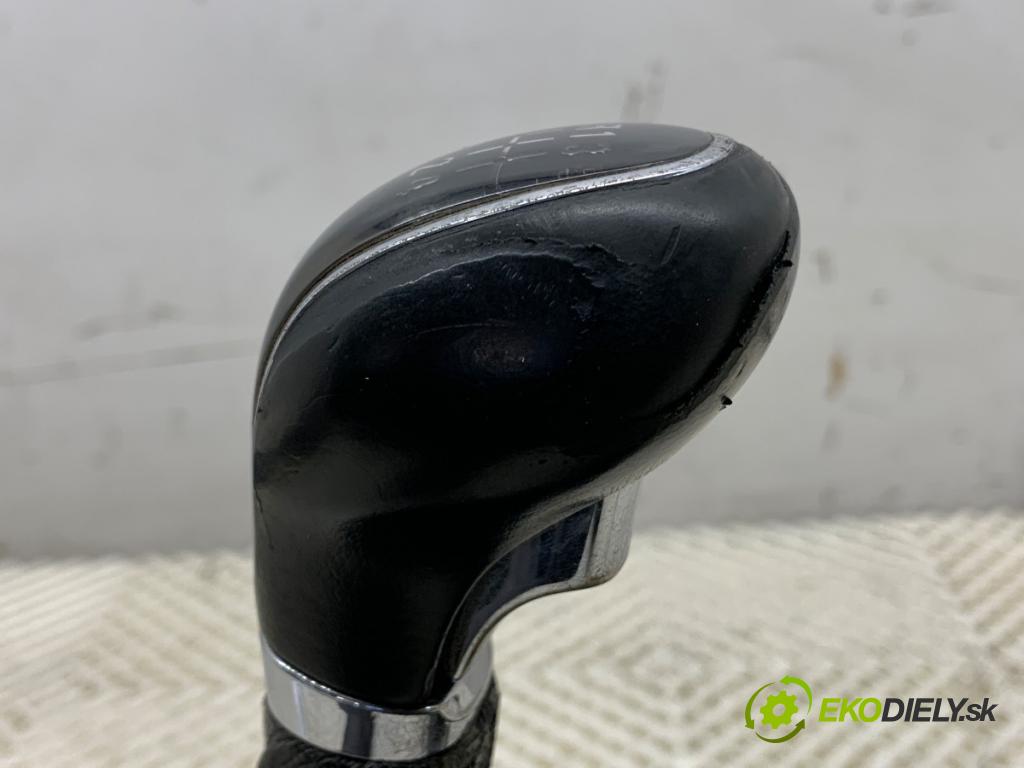 OPEL INSIGNIA A liftback 2009 118 kW 2.0 CDTI (68) 1956 Kulisa 55563829 (Rýchlostná páka (kulisa))