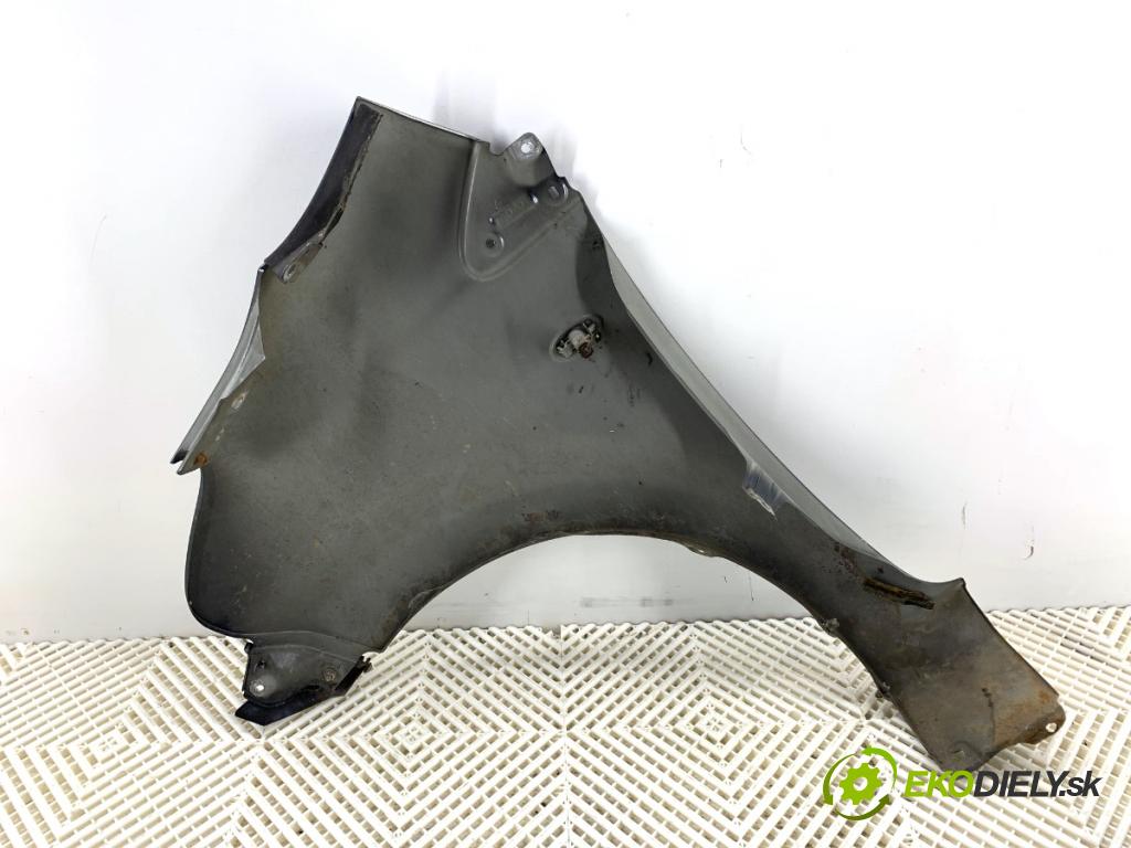 TOYOTA AYGO I liftback 2005 50 kW 1.0 (KGB10_) 998 Blatník pravy predný 1E0