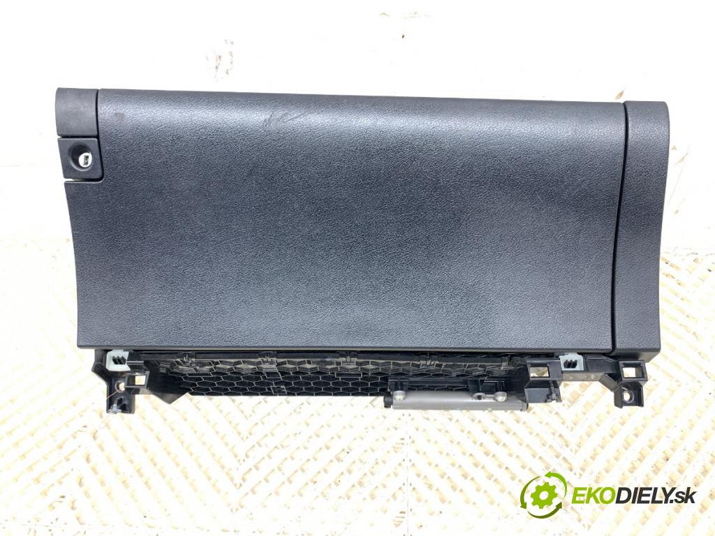 LEXUS CT liftback 2011 73 kW 200h (ZWA10_) 1798 Priehradka, kastlík spolujazdca  (Priehradka (kastlík))