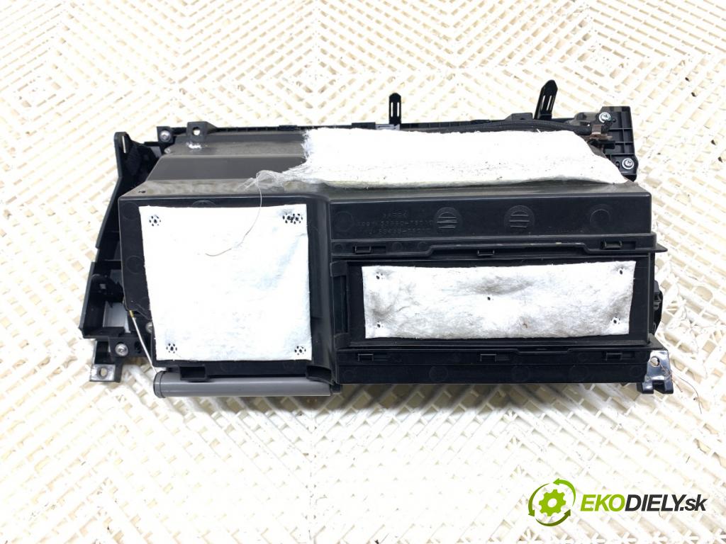 LEXUS CT liftback 2011 73 kW 200h (ZWA10_) 1798 Priehradka, kastlík spolujazdca  (Priehradka (kastlík))