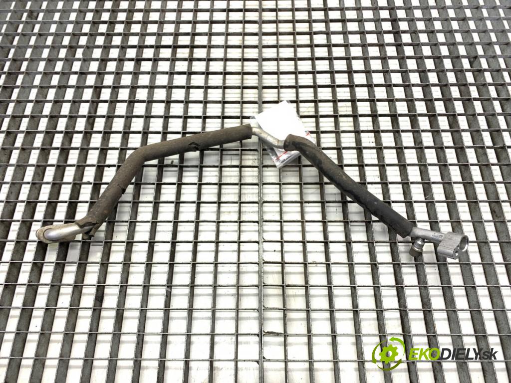 LEXUS CT liftback 2011 73 kW 200h (ZWA10_) 1798 rúrka klimatizace  (Trubka klimatizace)