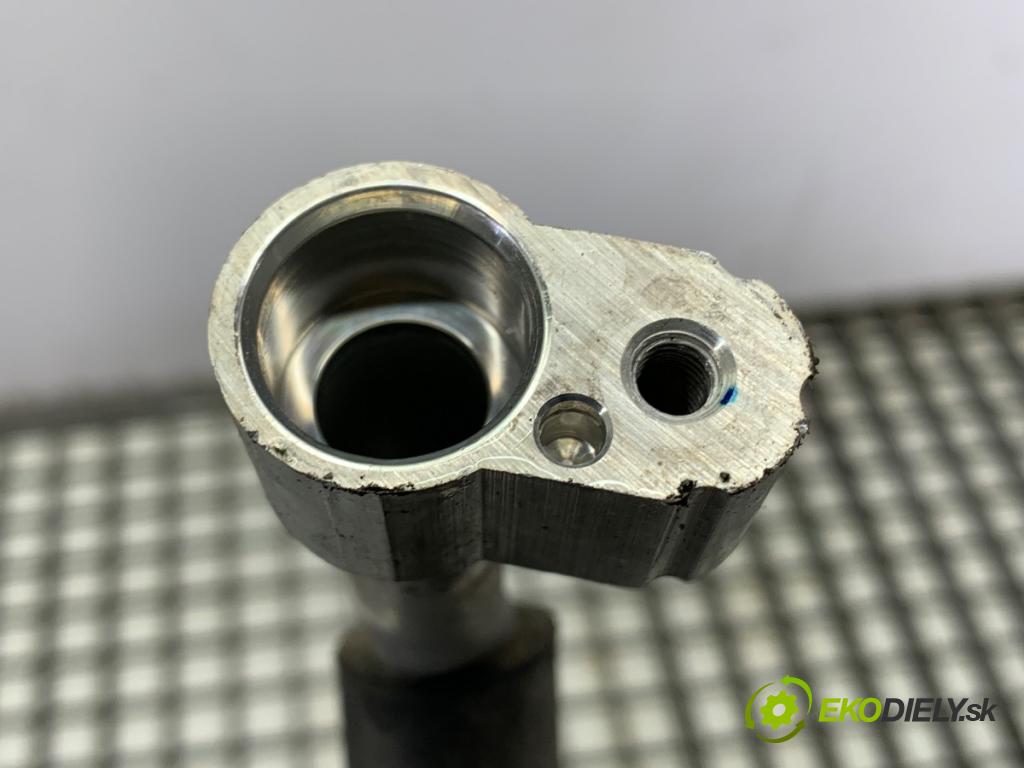 LEXUS CT liftback 2011 73 kW 200h (ZWA10_) 1798 rúrka klimatizace  (Trubka klimatizace)