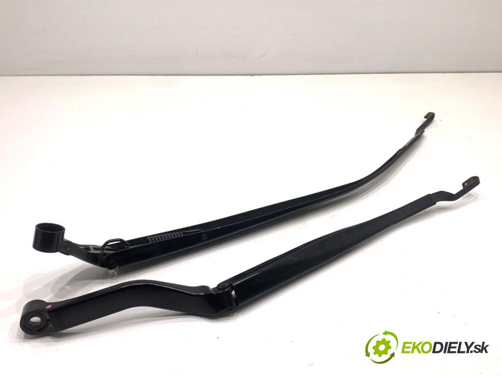 LEXUS CT liftback 2011 73 kW 200h (ZWA10_) 1798 Rameno stierače predný 