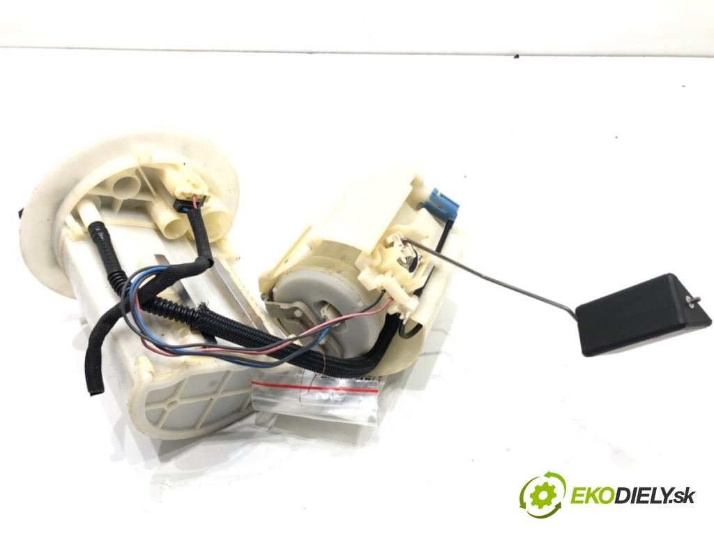 LEXUS CT liftback 2011 73 kW 200h (ZWA10_) 1798 Pumpa paliva 77020-47090
