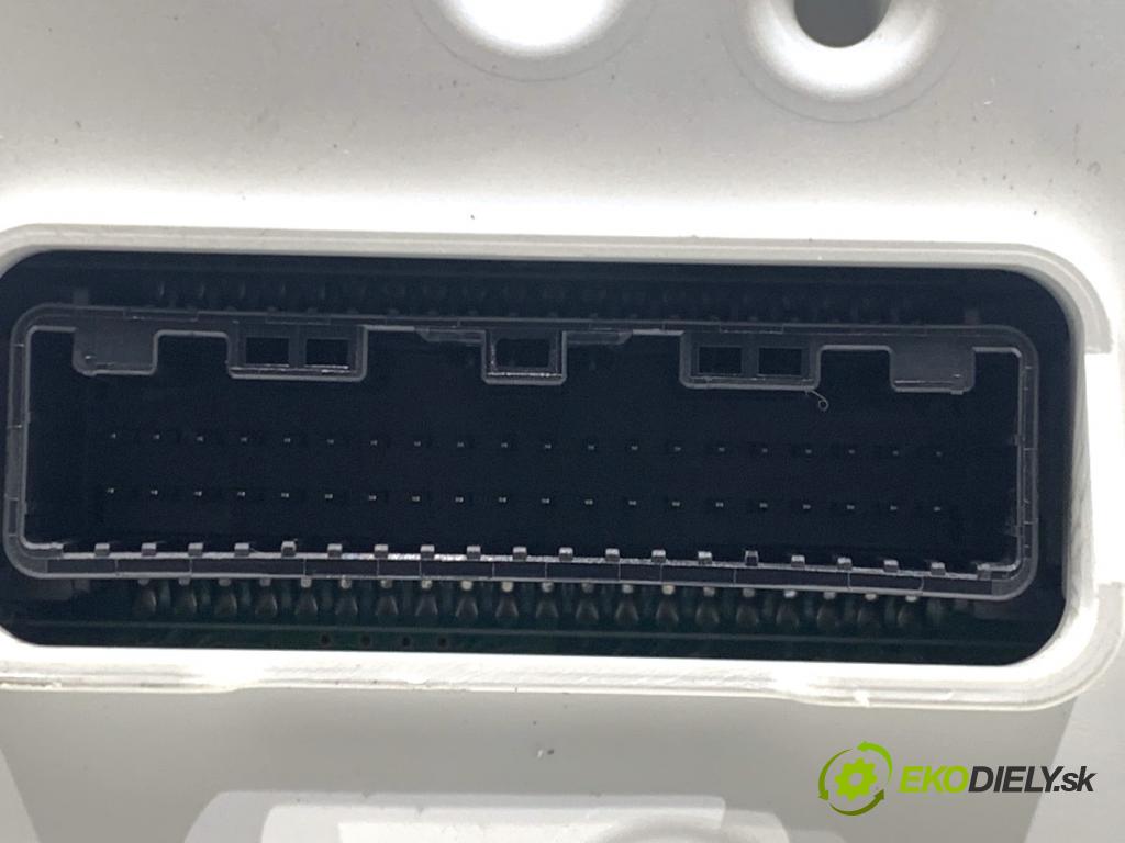 LEXUS CT liftback 2011 73 kW 200h (ZWA10_) 1798 Prístrojovka 83800-76040 (Prístrojová doska)