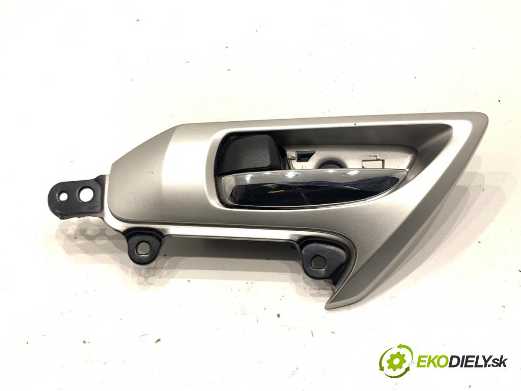 LEXUS CT liftback 2011 73 kW 200h (ZWA10_) 1798 Kľučka vnútorná ľavy zad 