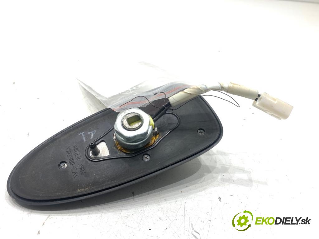 LEXUS CT liftback 2011 73 kW 200h (ZWA10_) 1798 ANTENA