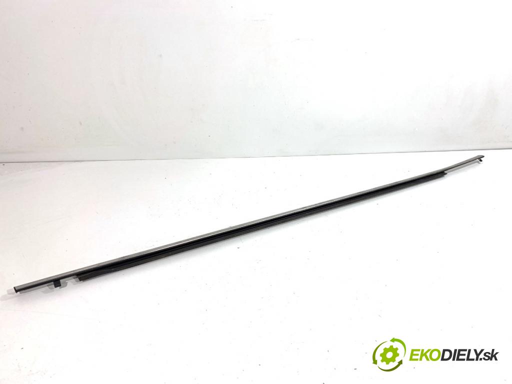 LEXUS CT liftback 2011 73 kW 200h (ZWA10_) 1798 Lišta Sbírání: predný pravy