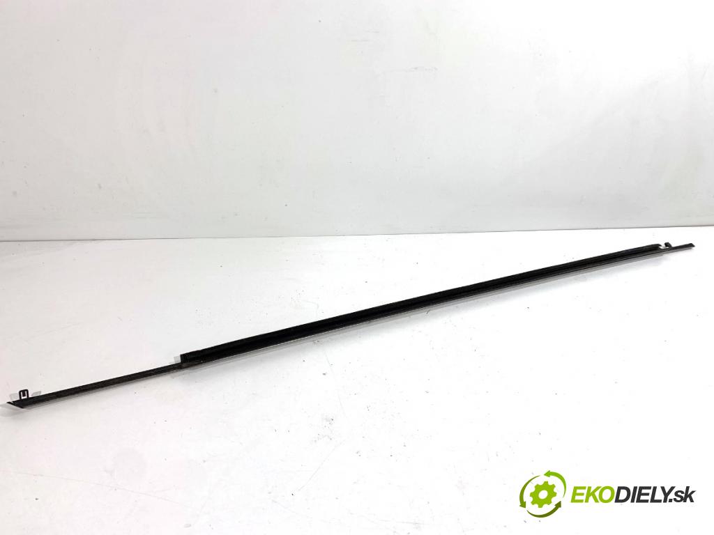 LEXUS CT liftback 2011 73 kW 200h (ZWA10_) 1798 Lišta Sbírání: predný ľavy