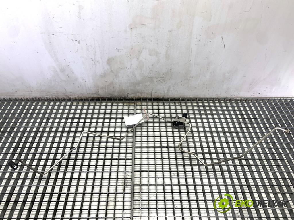 LEXUS CT liftback 2011 73 kW 200h (ZWA10_) 1798 rúrka klimatizace  (Trubka klimatizace)