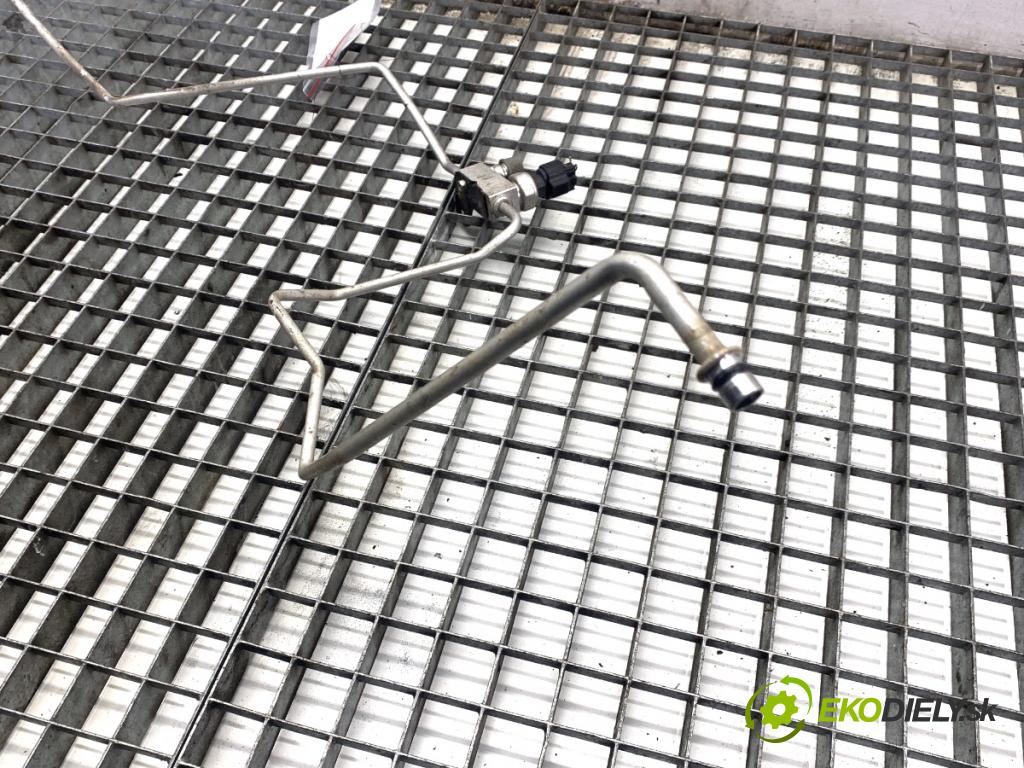 LEXUS CT liftback 2011 73 kW 200h (ZWA10_) 1798 rúrka klimatizácie  (Rúrka klimatizácie)