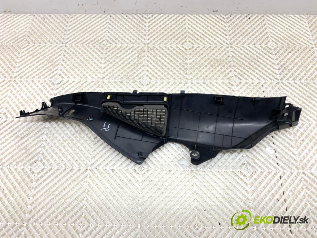 LEXUS CT liftback 2011 73 kW 200h (ZWA10_) 1798 Clona stĺpika pravy 62551-76010