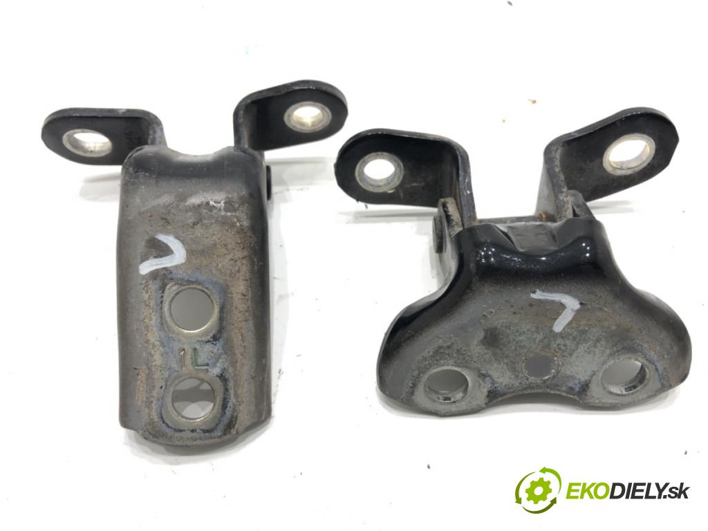 LEXUS CT liftback 2011 73 kW 200h (ZWA10_) 1798 závesky Dvere predný ľave 