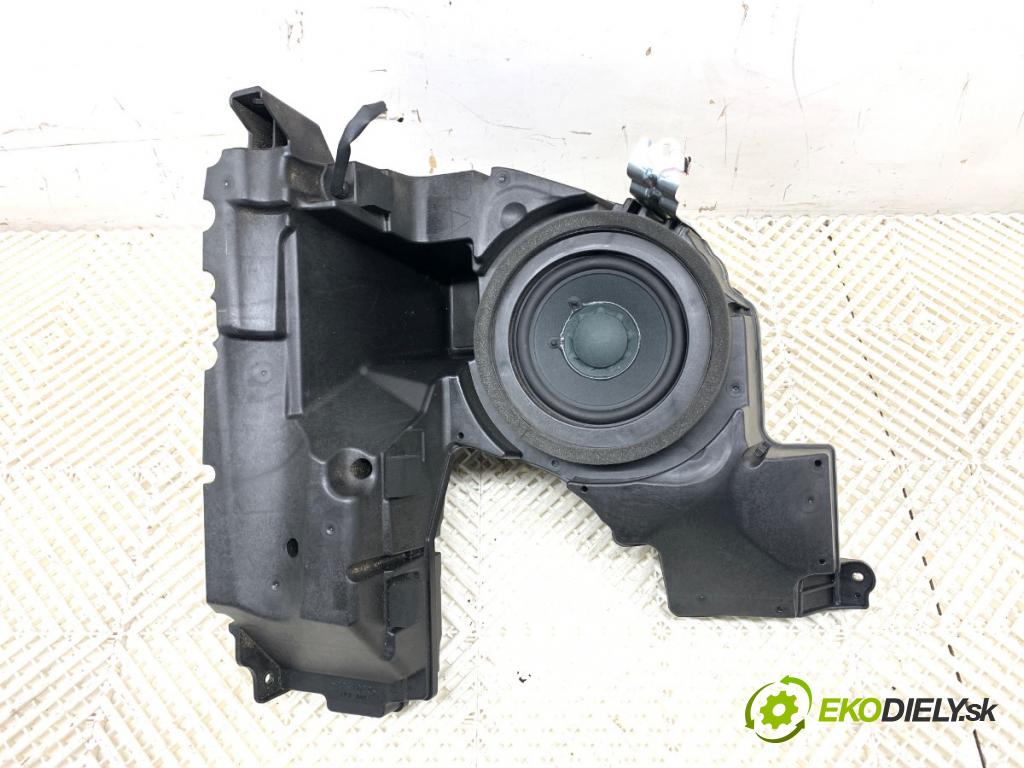 LEXUS CT liftback 2011 73 kW 200h (ZWA10_) 1798 subwoofer 86150-76010 (Audio zariadenie)