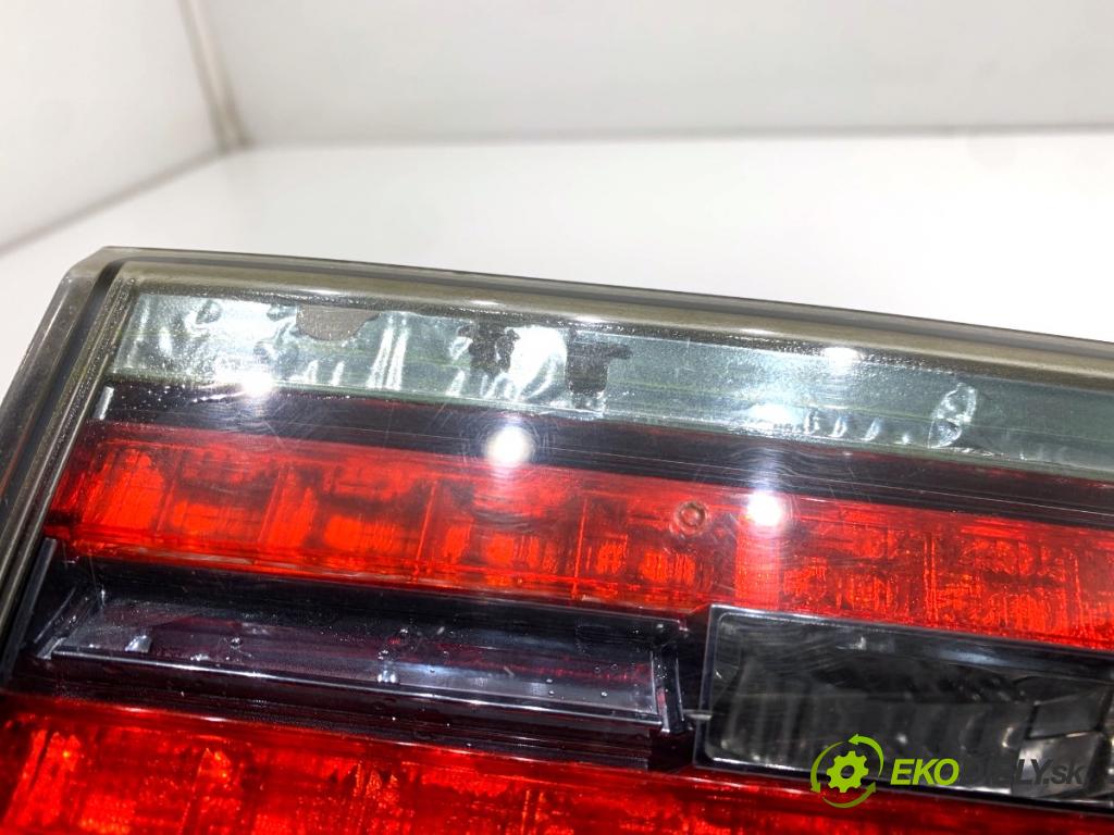 LEXUS CT liftback 2011 73 kW 200h (ZWA10_) 1798 Svetlo zad ľavá strana vnútorná  (Kľučka dverí ostatné)